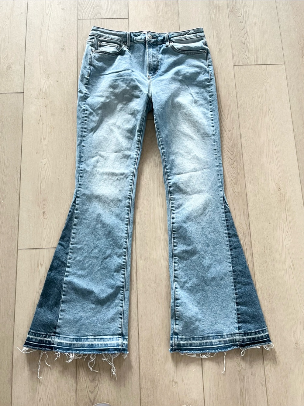 Driftwood Farrah Flare Jeans Tonal Colorblock Raw Hem Sundance Size 29x32 Boho
